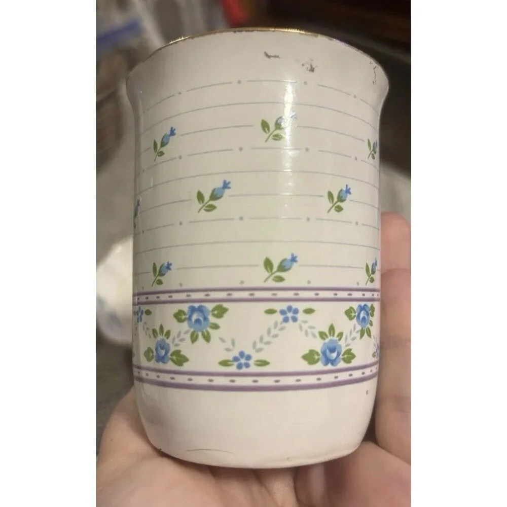 Unbranded charming vintage